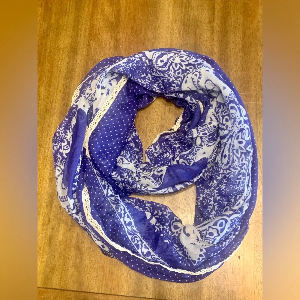 Blue and white chinoiserie inspired print lightweight infinity scarf